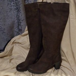Women's knee high boots